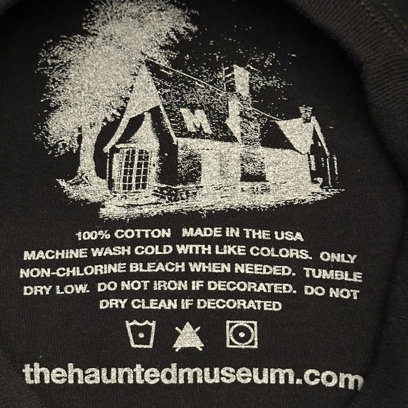 Zak Bagans' The Haunted Museum Haunted House T-Shirt Men’s Medium - Picture 4 of 4